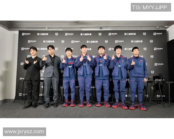 英雄联盟赛场上JDG灵活性引发热议各方观点碰撞引人关注 英雄联盟赛场上JDG灵活性引发热议各方观点碰撞引人关注